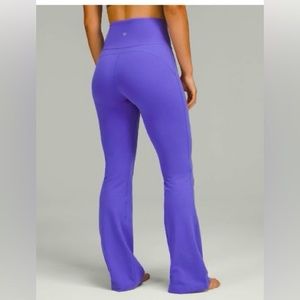 Lululemon Groove Super-High-Rise Flared Pant Nulu - Charged Indigo